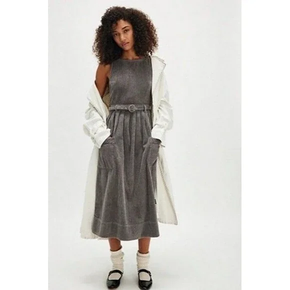 slim fit dress slacks ON HOLD • Forest Corduroy Dress M main image 1